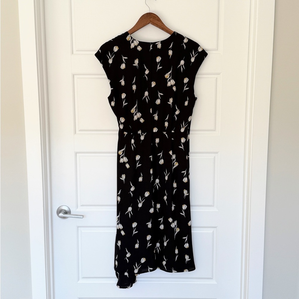 Banana Republic Factory Work Wrap Dress, Black/White/Yellow Floral, Size 10 - Picture 3 of 11